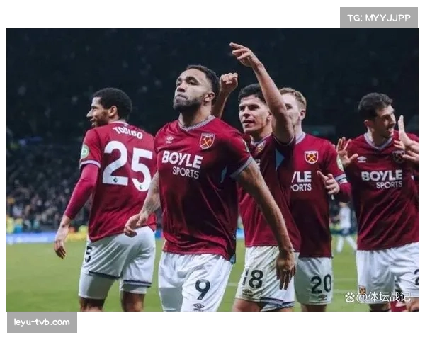 赛场内外：伯恩茅斯绝杀后，主教练与球迷共同庆祝保级基本成功